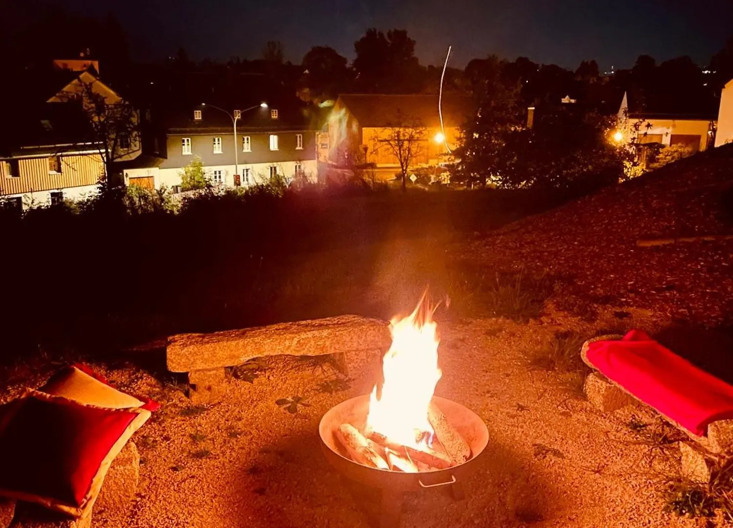 Chalet-Ferienwohnung Schlossblick, 51 Qm, Wellness/Fitness/Sauna - Bergroedelhof Feilitzsch Lägenhet