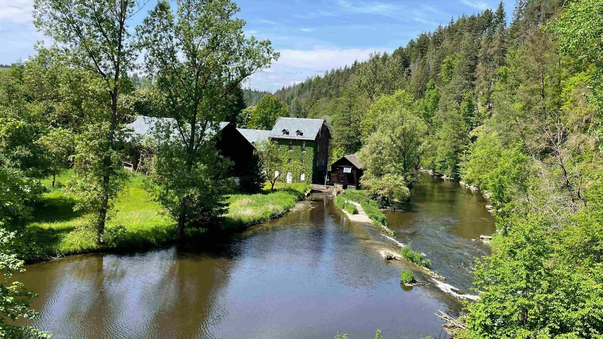 Chalet-Ferienwohnung Schlossblick, 51 Qm, Wellness/Fitness/Sauna - Bergroedelhof Feilitzsch 0*,  Tyskland